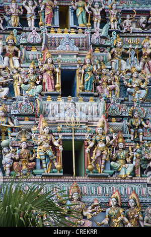 Frammento di decorazioni del Tempio Hindu Sri Mariamman in Singapore Foto Stock