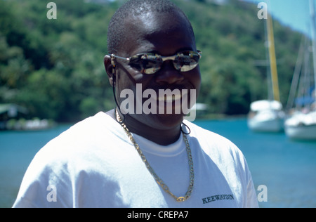 Marigot Bay St Lucia Uomo sorridente Foto Stock