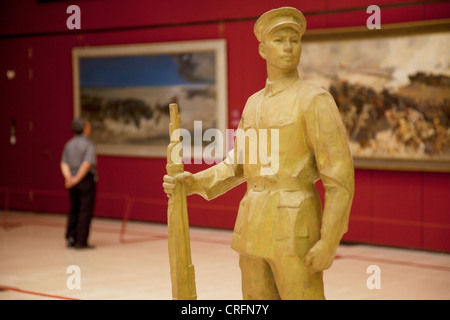 Mostra di rivoluzionario cinese di arte presso una galleria nel Museo Nazionale della Cina, Pechino. Foto Stock