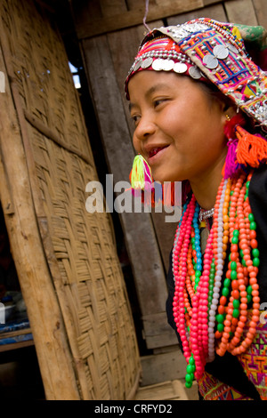 Ragazza Hmong in abbigliamento tradizionale, Laos, Oudomsay Foto Stock