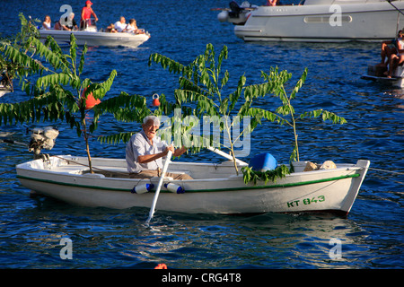 Boatman al Festival Fasinada, Perast, Montenegro Foto Stock