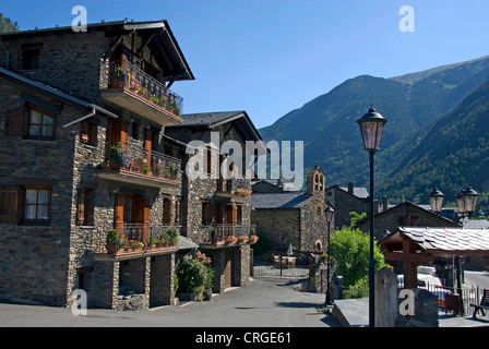 Case e chiesa Sant Serni de Llorts, Andorra, Llorts Foto Stock