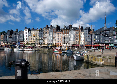 Porto vecchio Le Vieux Bassin e quay Sainte-Catherine, Francia, Normandia, Honfleur Foto Stock