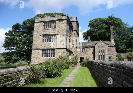 Xvi secolo a nord di fecce Hall a Hathersage nel Parco Nazionale di Peak District Foto Stock