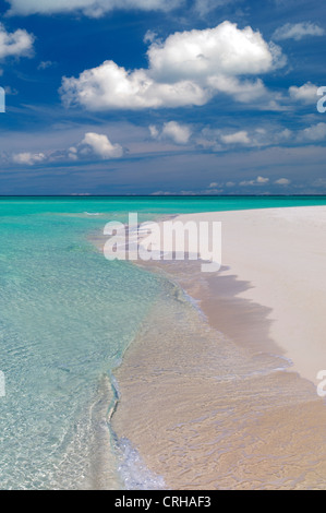 Litorale di Fort George Cay, un'isola disabitata. Isole Turks e Caicos. Foto Stock