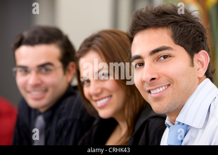 Young business persone sorridenti Foto Stock