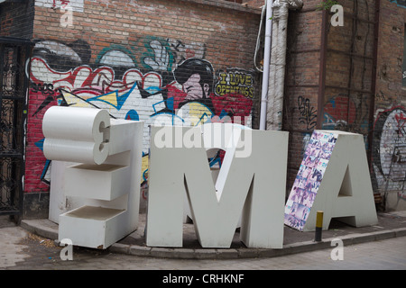 Nell'anca e alla moda Quartiere Artistico 798, piena di musei, gallerie e mostre, a Pechino, Cina Foto Stock