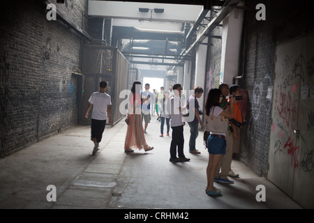Nell'anca e alla moda Quartiere Artistico 798, piena di musei, gallerie e mostre, a Pechino, Cina Foto Stock