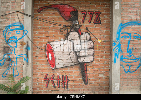 Nell'anca e alla moda Quartiere Artistico 798, piena di musei, gallerie e mostre, a Pechino, Cina Foto Stock