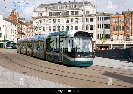 Il Nottingham City trasporti tram 213 'Mary Potter', Old marketsquare, Regno Unito, Inghilterra, Nottingham Foto Stock