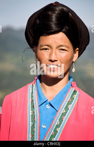 'Lungo-capelli" Yao donna - Longji vicino a Guilin, provincia di Guangxi - Cina Foto Stock