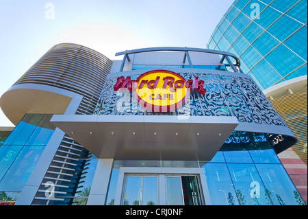 L'Hard Rock Cafe città di Dubai EMIRATI ARABI UNITI Emirati Arabi Uniti restaurant cafe music shop shopping accessoires edificio divertente funny grande Foto Stock