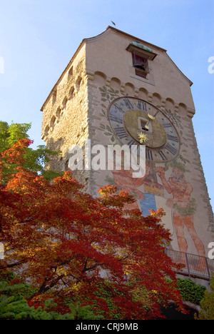 Tempo storico Tower, Zeitturm, in corrispondenza della parete Musegg nella città vecchia di Lucerna, Svizzera, Lucerna Foto Stock