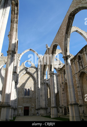 La rovina del minster Igreja do Carmo, Portogallo, Lisbona Foto Stock