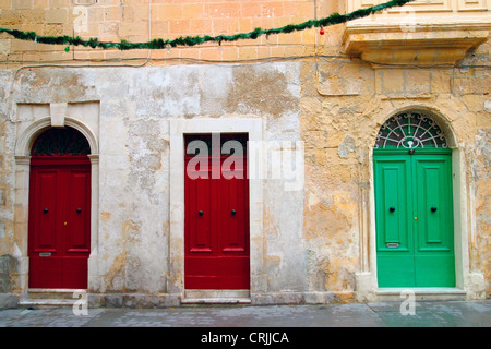 Tre portali in case di Maltese, Malta Foto Stock