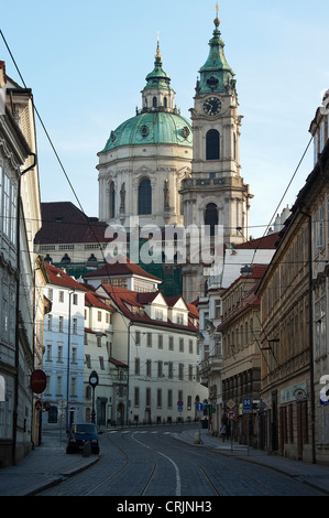 Elk188-1422v Repubblica Ceca, Praga, Mala Strana, la chiesa di St Nicholas, XIX c, la cupola e la guglia Foto Stock