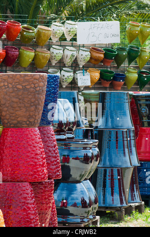 Vasi colorati in ceramica, Francia, Camargue Foto Stock