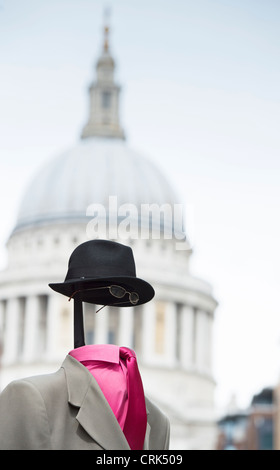 L'uomo invisibile, street performer. Londra, Inghilterra Foto Stock