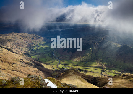 Langdale dal picco di Harrison Stickle, Langdale Pikes, distretto dei laghi del Parco Nazionale, Cumbria, Inghilterra Foto Stock