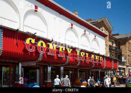 Sala giochi sul Foreshore Road Scarborough North Yorkshire Inghilterra Foto Stock