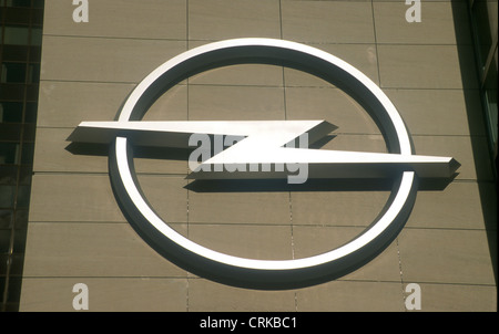 Opel logo, Friedrichstrasse in Berlin-Mitte Foto Stock