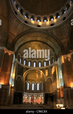 Gli interni della cattedrale di San Sava, Belgrado, Serbia Foto Stock