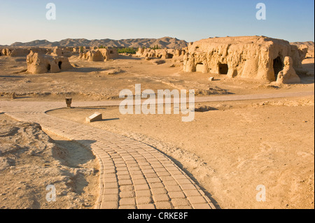 Una vista di una sezione della città antica di Jiaohe, situato a circa 10km a ovest della città di Turpan in Cina. Foto Stock