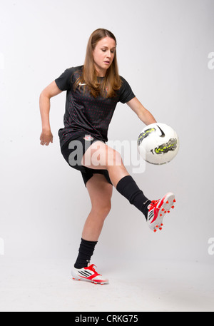 Olympic star del calcio Heather O'Reilly presso il Team USA Media Summit a Dallas, TX in anticipo delle Olimpiadi di Londra 2012. Foto Stock