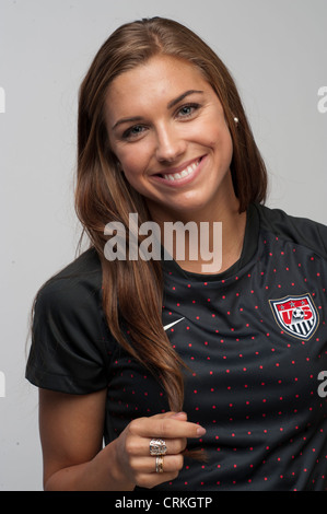 Il Team USA donna star del calcio Alex Morgan alla USOC Media Summit a Dallas, TX prima ai Giochi Olimpici di Londra Foto Stock