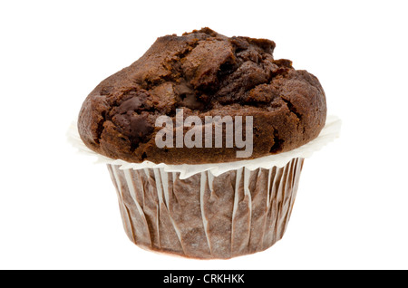 Immagine ravvicinata di un muffin al cioccolato - studio shot con uno sfondo bianco Foto Stock