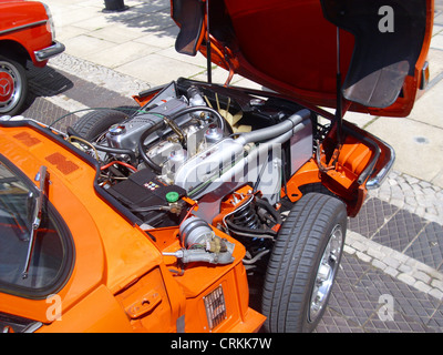 Il motore di una Triumph Spitfire 1500 Foto Stock