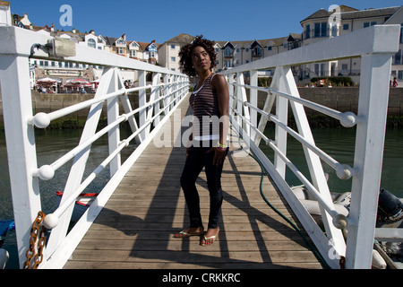 Donna dello Zambia Marina brixham devon Foto Stock