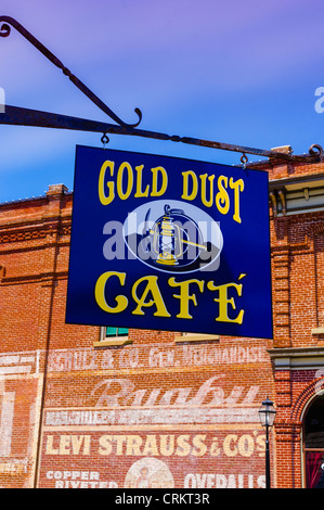 La polvere d oro Cafe e lampione, Jacksonville, Oregon, Stati Uniti d'America Foto Stock