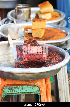 Varietà di birmani 's Dessert in Yangon,Birmania Foto Stock