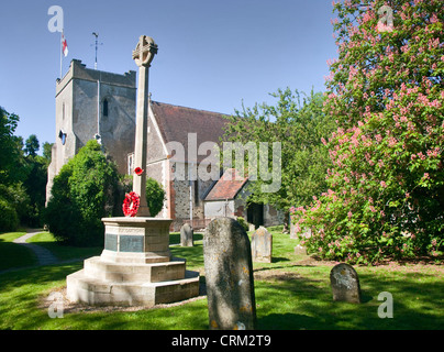 St Marys Chiesa e Memoriale di guerra, Selborne, Hampshire, Inghilterra Foto Stock