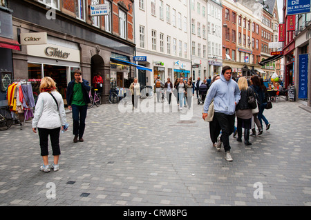 Kobmagergade strada pedonale centrale di Copenhagen DANIMARCA Europa Foto Stock