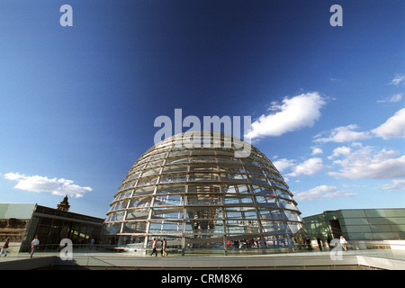 La cupola del Reichstag a Berlino Foto Stock