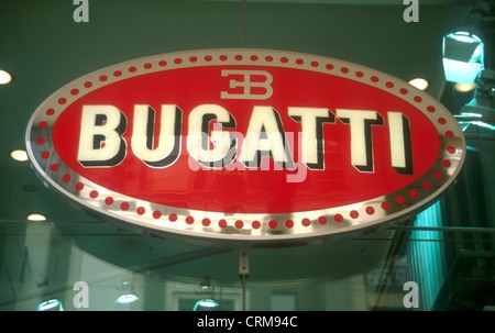 Logo Bugatti, Friedrichstrasse in Berlin-Mitte Foto Stock