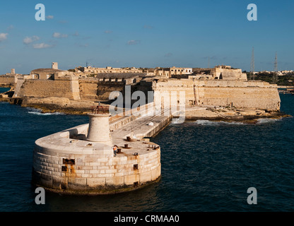 L'ingresso al Porto Grande a la Valletta, Malta, con Forte Ricasoli sullo sfondo Foto Stock