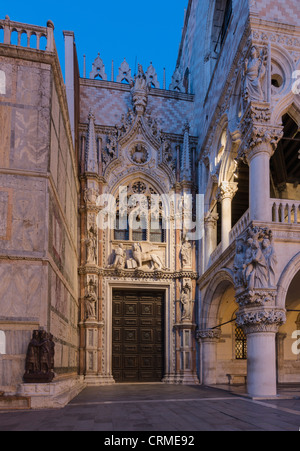 Porta della Carta del Palazzo Ducale, (Pallazzo Ducale) a Venezia Foto Stock