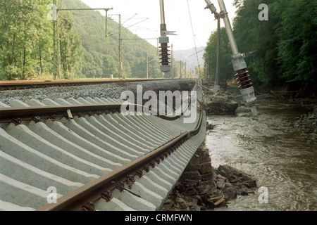 Fu distrutto il collegamento ferroviario (Dresd.-Chemn.) dopo il diluvio in Sassonia Foto Stock