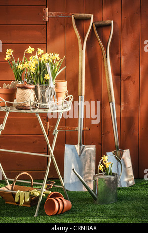 Garden Potting Shed nel pomeriggio la luce del sole Foto Stock