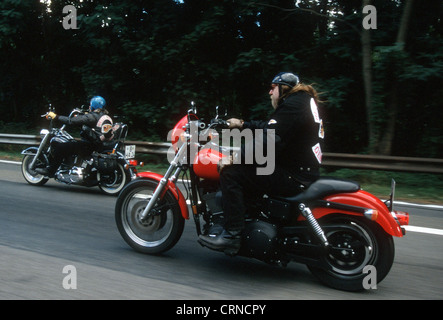 Hells Angels Viaggiare sulla autostrada della città Foto Stock