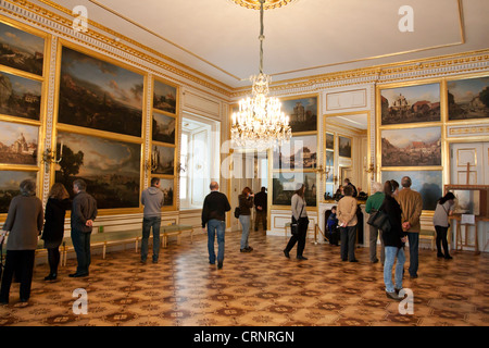 Palazzo Reale di Varsavia all'interno con i turisti Foto Stock