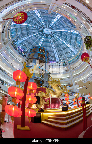 Asia, Malaysia, Selangor Stato, Kuala Lumpur, a interno di un moderno complesso di shopping ai piedi delle Torri Petronas Foto Stock
