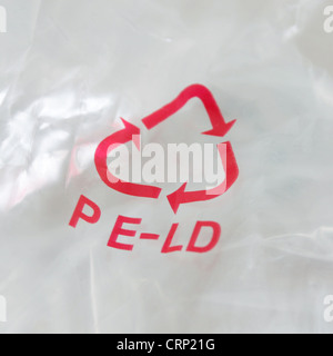Plastica riciclata con un logo di riciclaggio Foto Stock