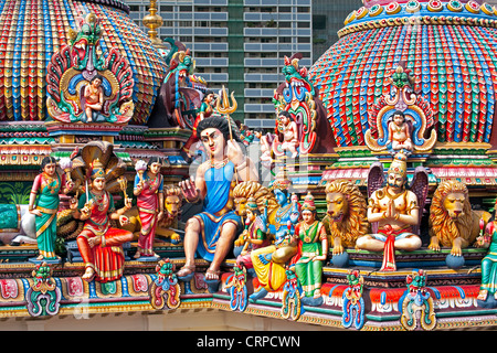 Close up il Gopuram del Tempio di Sri Mariamman a Chinatown, Singapore Foto Stock
