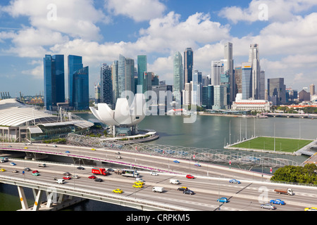 Il Sud Est asiatico, Singapore, elevati vista sul centro della città e la baia di Marina Foto Stock