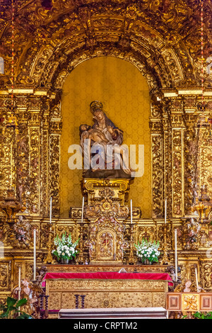 S. Bento monastero di Santo Tirso, Portogallo. Ordine benedettino. Costruito nello stile gotico (chiostro e barocca chiesa (stile). Foto Stock