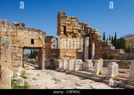 Hierapolis - Turchia, antica città, Porta bizantina e la strada principale, UNESCO Foto Stock